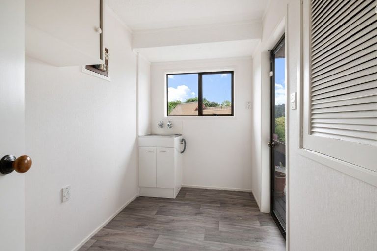 Photo of property in 5 Redmount Place, Red Hill, Papakura, 2110