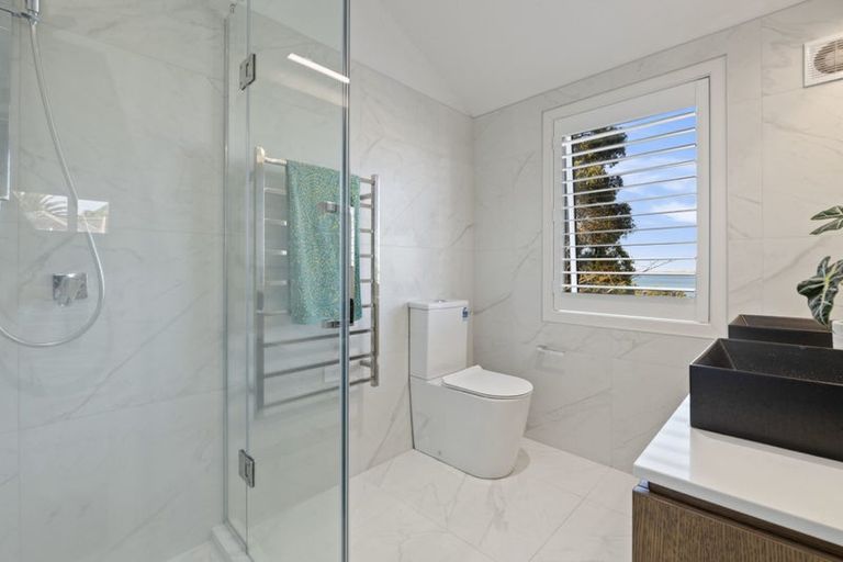 Photo of property in 4/92 Churchill Road, Murrays Bay, Auckland, 0630