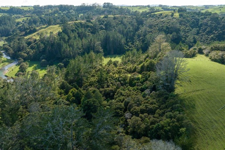 Photo of property in 69 Fraser Road, Kawakawa, 0182