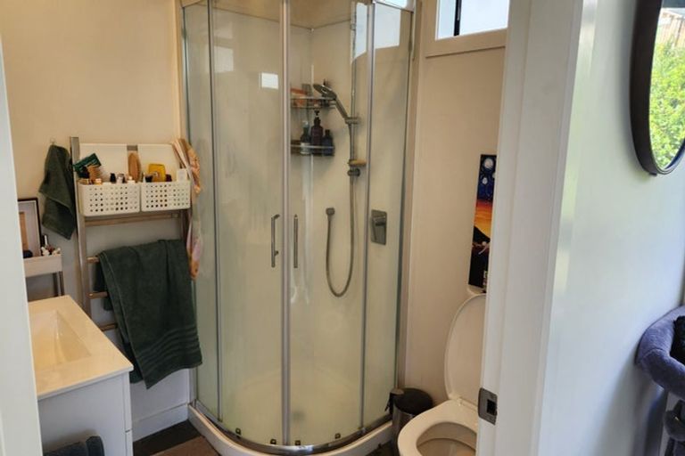 Photo of property in 6 Ara Patukawenga, Tawa, Wellington, 5028