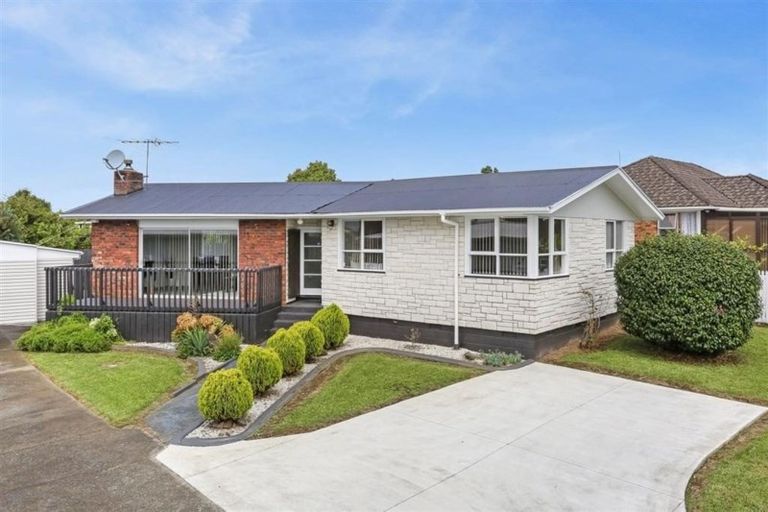 Photo of property in 8 Walden Place, Mangere East, Auckland, 2024