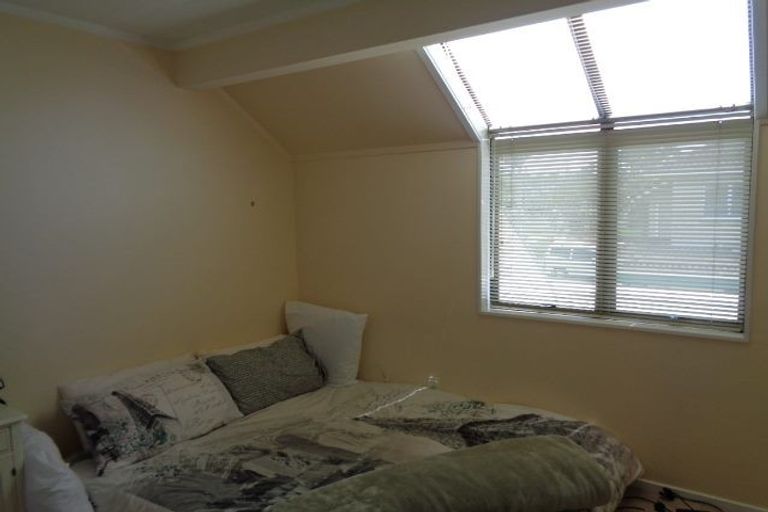 Photo of property in 1/1 Takutai Avenue, Bucklands Beach, Auckland, 2012