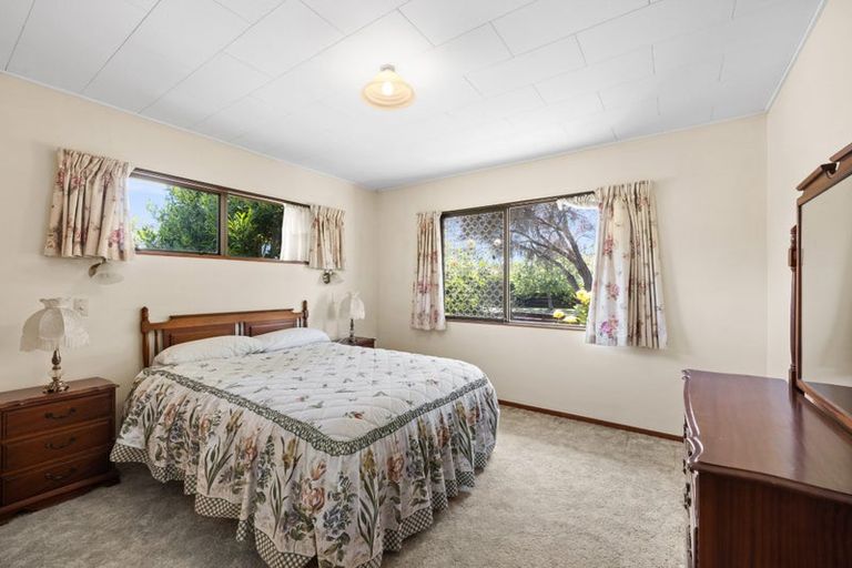Photo of property in 1/2 Bill Ashcroft Grove, Havelock North, 4130
