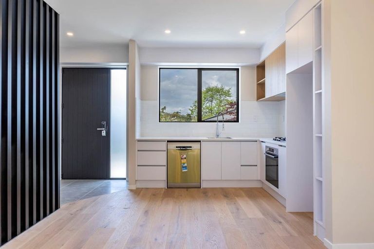 Photo of property in 4c Meadowvale Avenue, Forrest Hill, Auckland, 0620