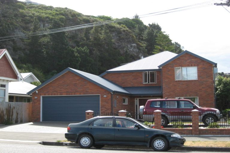 Photo of property in 22 Taupata Street, Redcliffs, Christchurch, 8081