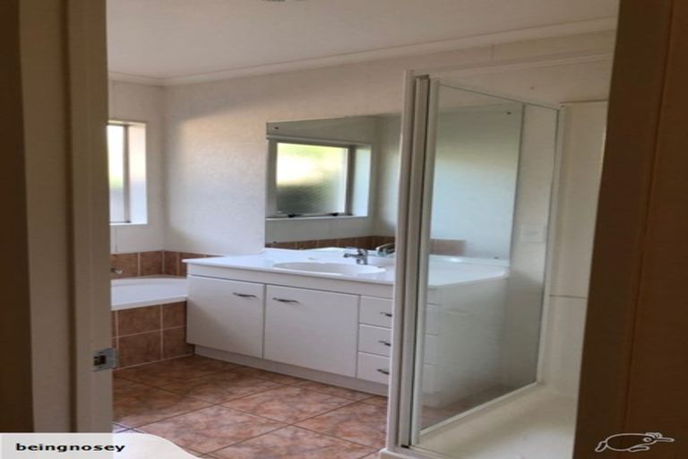 Photo of property in 14 Chapletown Drive, East Tamaki, Auckland, 2016