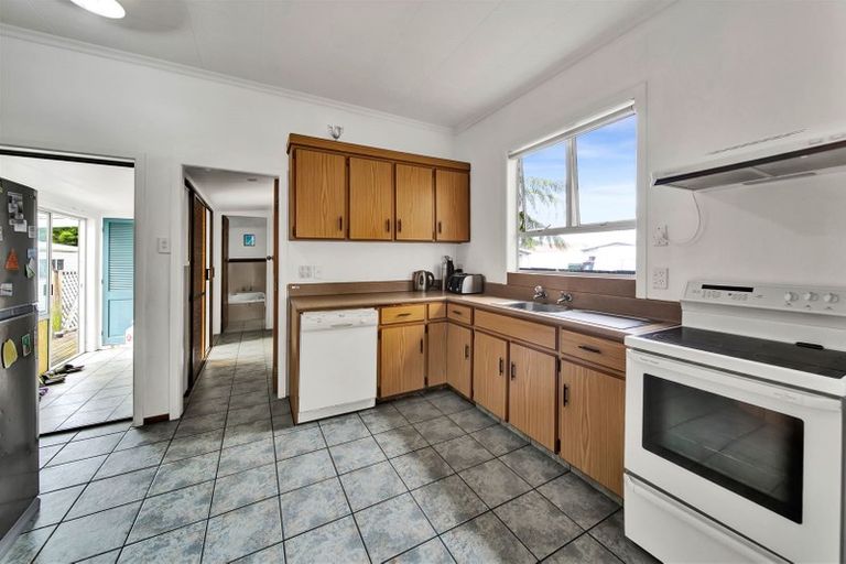 Photo of property in 223 Glover Road, Hawera, 4610