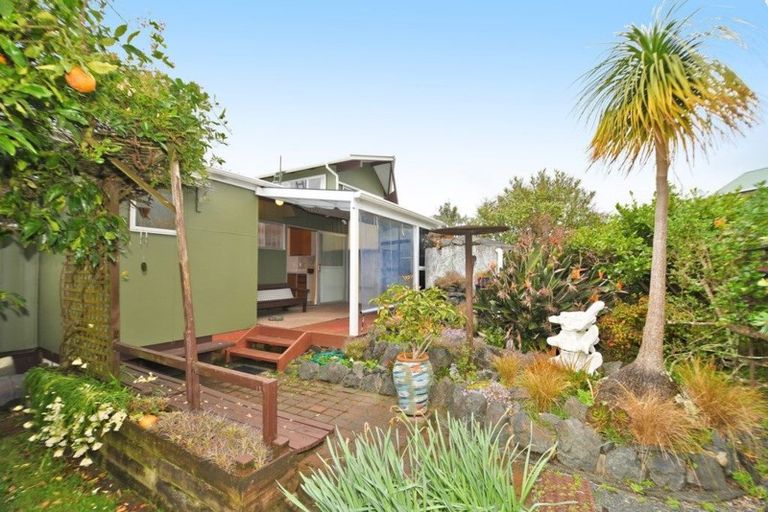 Photo of property in 51 Barrier View Road, Leigh, 0985