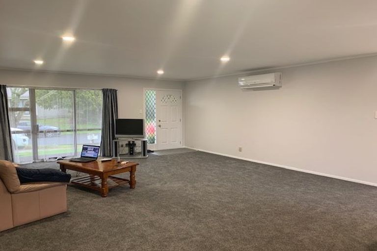 Photo of property in 13 Sheridan Crescent, Leamington, Cambridge, 3432