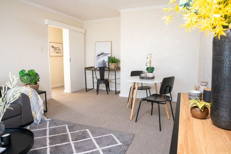 Photo of property in Kensington Apartments, 236 Oriental Parade, Oriental Bay, Wellington, 6011