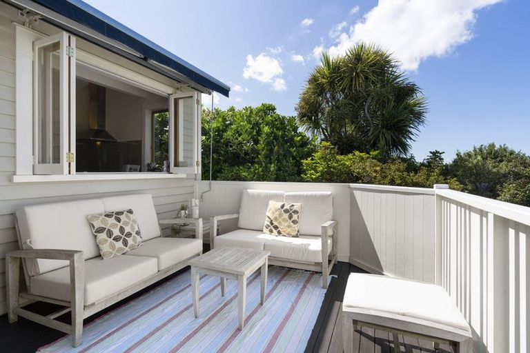 Photo of property in 52 Westmere Crescent, Westmere, Auckland, 1022