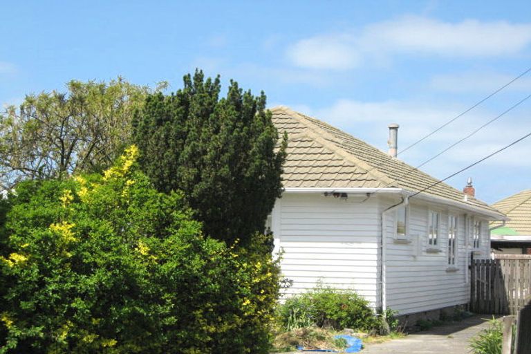 Photo of property in 11 Odie Place, Wainoni, Christchurch, 8061