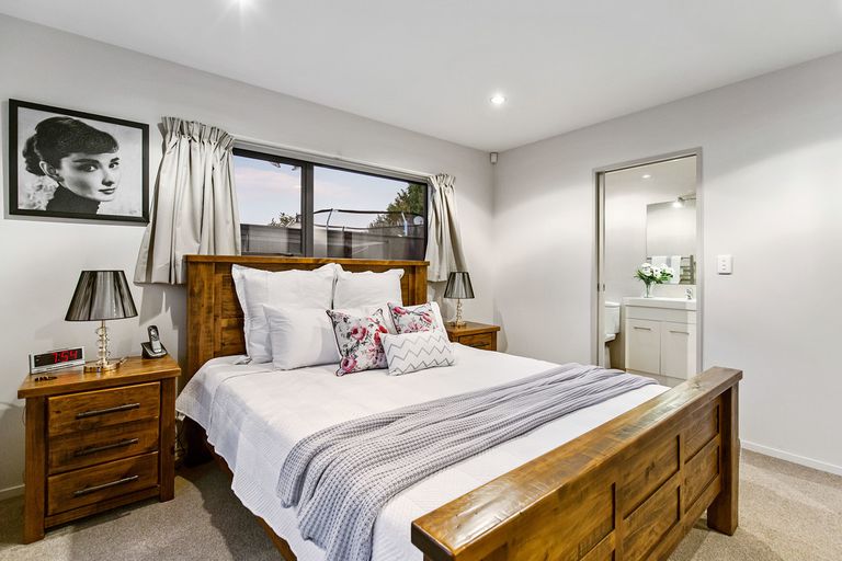 Photo of property in 1a Pelorus Place, Pakuranga, Auckland, 2010