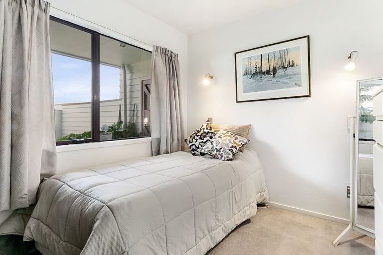 Photo of property in 1/57 Arrowsmith Avenue, Waipahihi, Taupo, 3330