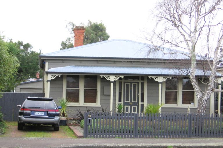 Photo of property in 11 Bourke Street, Palmerston North, 4410