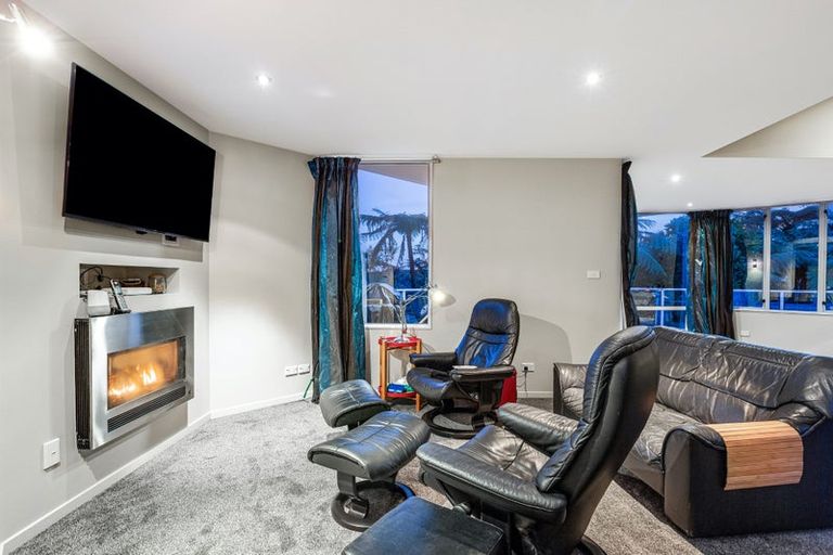 Photo of property in 73 Viewmont Drive, Harbour View, Lower Hutt, 5010
