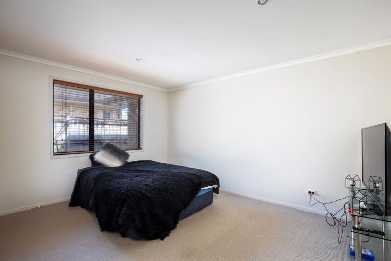 Photo of property in 25c Dolphin Parade, Bell Block, New Plymouth, 4312
