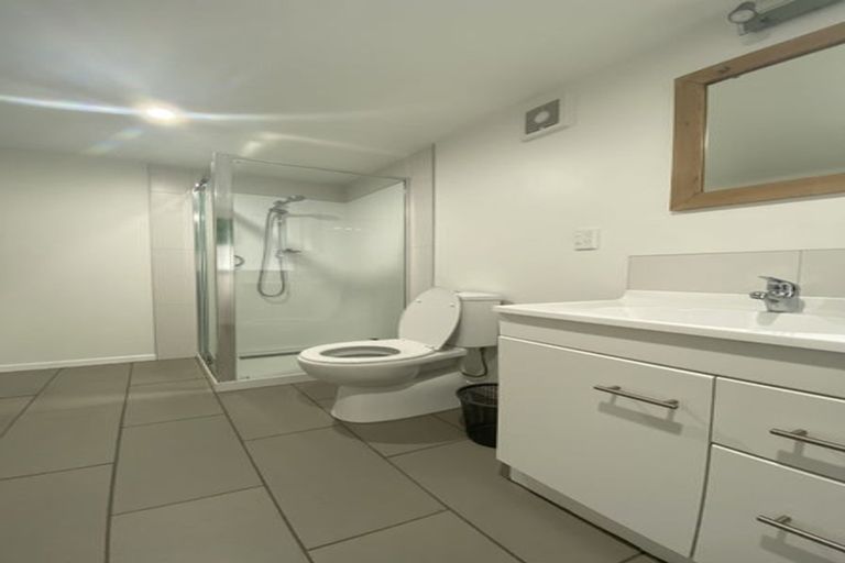 Photo of property in 42 Pitau Road, Mount Maunganui, 3116