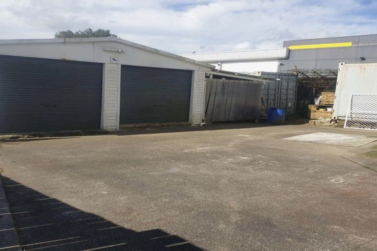 Photo of property in 190 Universal Drive, Henderson, Auckland, 0610