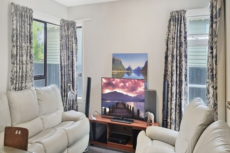 Photo of property in 174 Yaldhurst Road, Sockburn, Christchurch, 8042