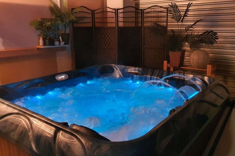 Photo of property in 373 Broadway, Stratford, 4332