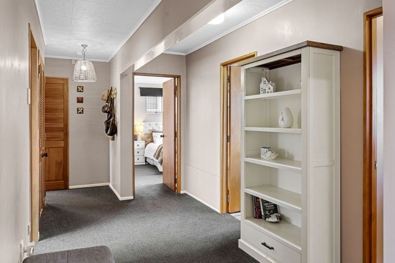 Photo of property in 11 Pohutukawa Drive, Opunake, 4616