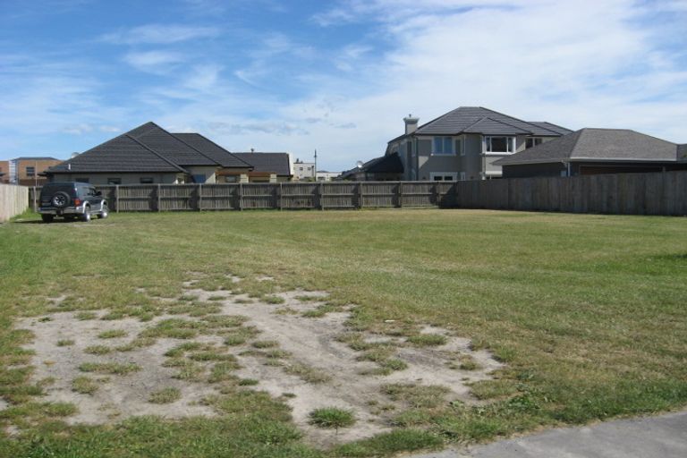 Photo of property in 8 Riverbank Road, Northwood, Christchurch, 8051
