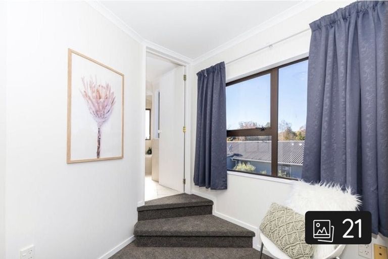 Photo of property in 33 Gilbass Avenue, Hamilton Lake, Hamilton, 3204