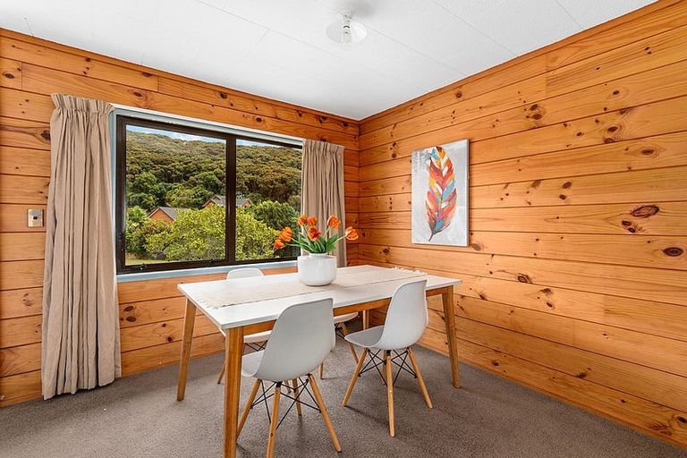 Photo of property in 47 Albatross Close, Whitby, Porirua, 5024
