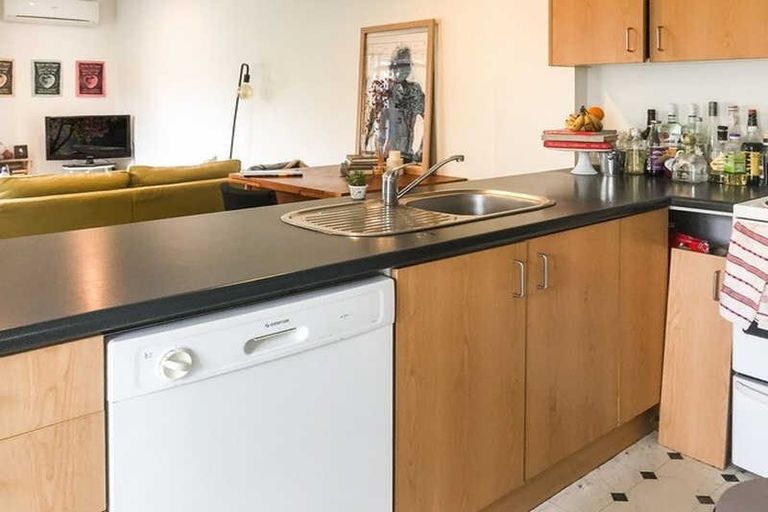 Photo of property in 3/3 Grove Road, Addington, Christchurch, 8024