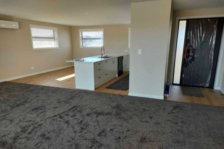 Photo of property in 35 Tahuna Minhinnick Drive, Glenbrook, 2681