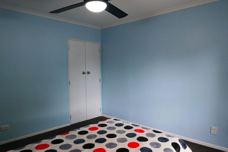 Photo of property in 4 Tawa Street, Waikanae, 5036