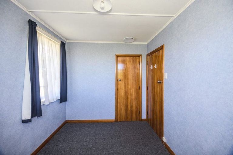 Photo of property in 1 Roach Street, Holmes Hill, Oamaru, 9401