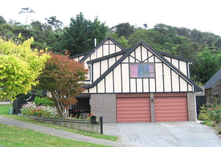 Photo of property in 10 Pioneer Grove, Silverstream, Upper Hutt, 5019