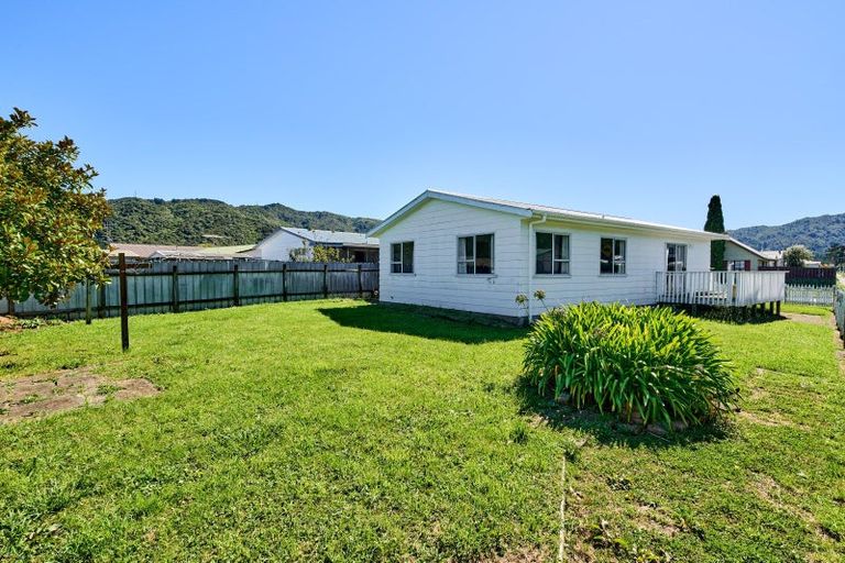 Photo of property in 1 Weymouth Grove, Wainuiomata, Lower Hutt, 5014