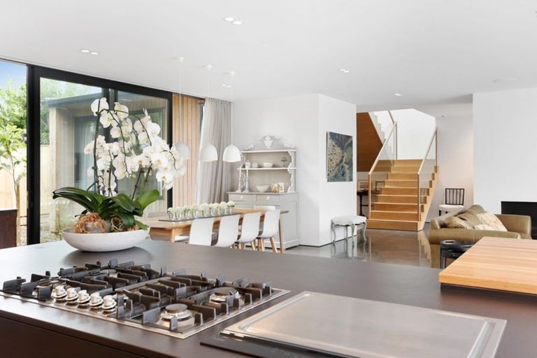 Photo of property in 106a Godden Crescent, Mission Bay, Auckland, 1071