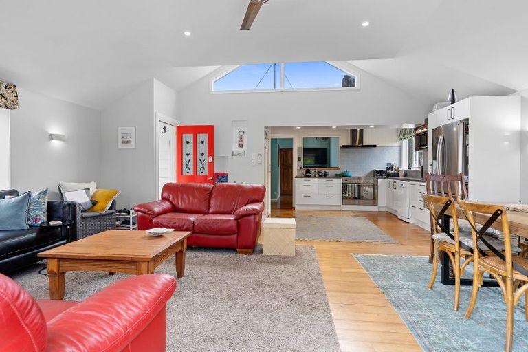 Photo of property in 15 Hamilton Road, Cambridge, 3434