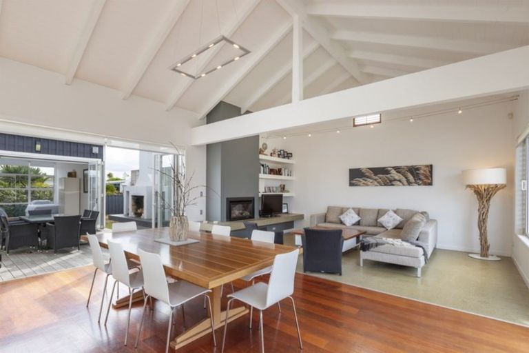 Photo of property in 31 Tohora Crescent, Omaha, 0986