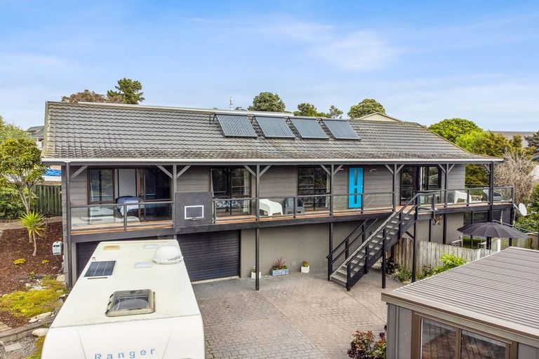 Photo of property in 4 Pine Ridge Terrace, Waikanae Beach, Waikanae, 5036