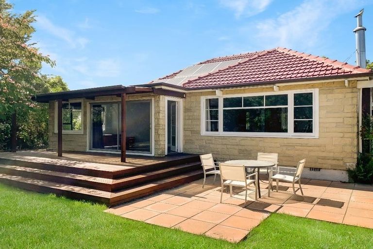 Photo of property in 57 Searells Road, Strowan, Christchurch, 8052