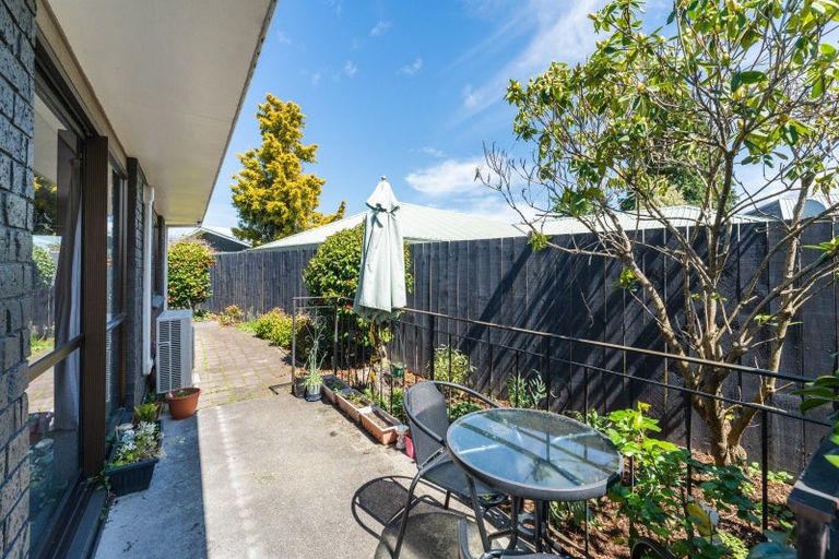 Photo of property in 2/7 Kathleen Place, Rainbow Point, Taupo, 3330