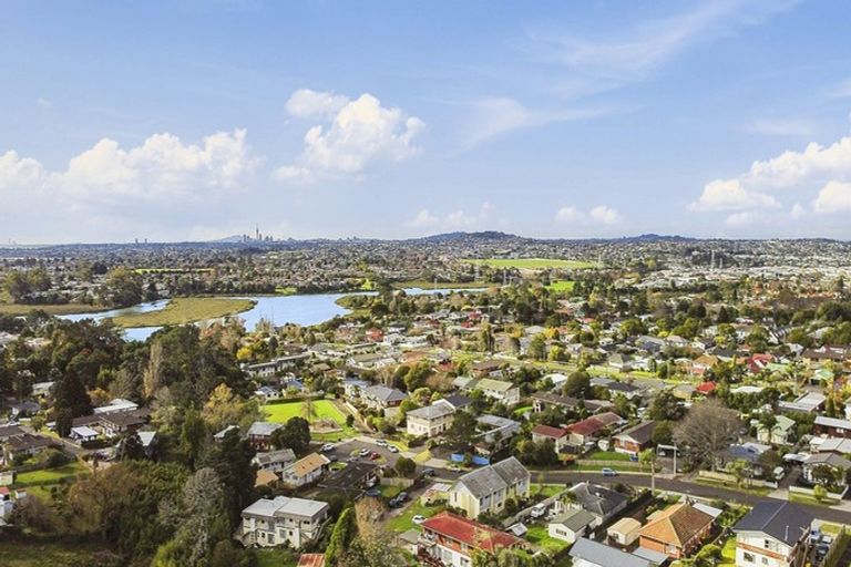 Photo of property in 9 Kelwyn Road, Kelston, Auckland, 0602