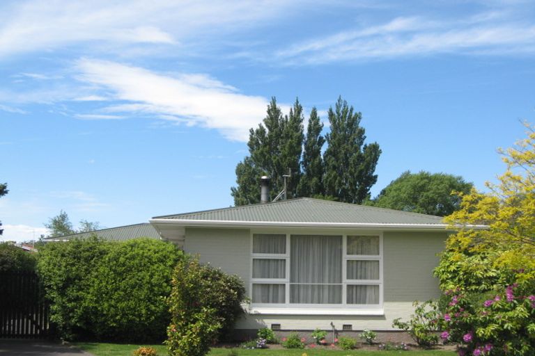 Photo of property in 18 Rathlin Street, Redwood, Christchurch, 8051