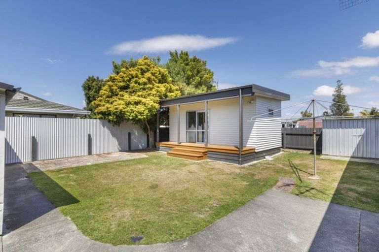 Photo of property in 6 Lockhart Avenue, Milson, Palmerston North, 4414