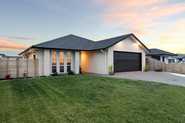 Photo of property in 3 Rotomanu Place, Pyes Pa, Tauranga, 3112