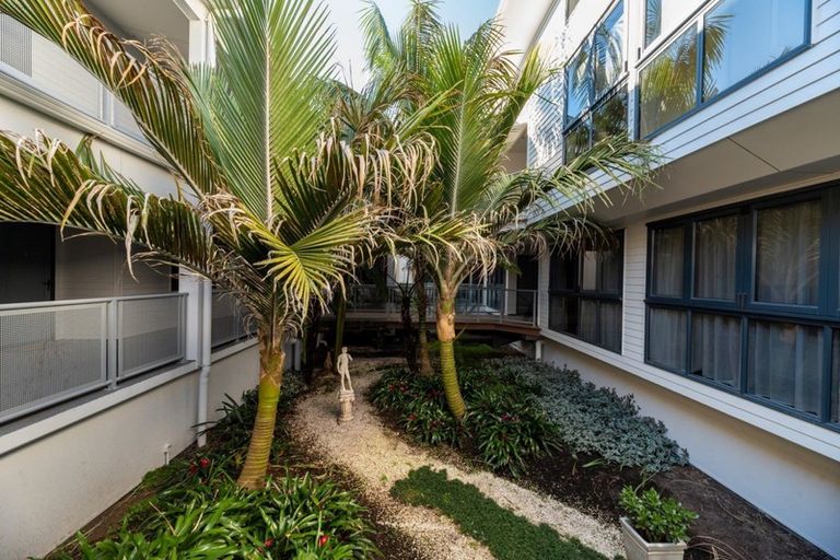 Photo of property in Atlas Apartments, 2/49 Maunganui Road, Mount Maunganui, 3116