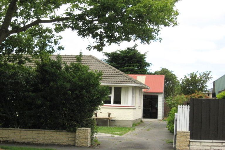Photo of property in 2/12 Withells Road, Avonhead, Christchurch, 8042