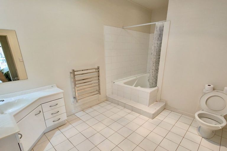 Photo of property in Mendosa Terraces Apartments, 29/9 Ebor Street, Te Aro, Wellington, 6011