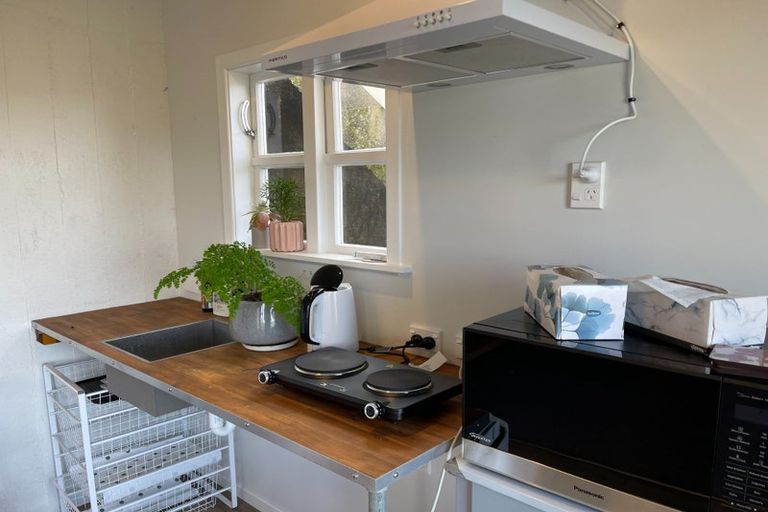 Photo of property in 10 Highbury Road, Highbury, Wellington, 6012