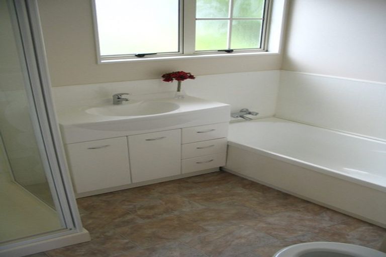 Photo of property in 1/193 Eskdale Road, Birkenhead, Auckland, 0626